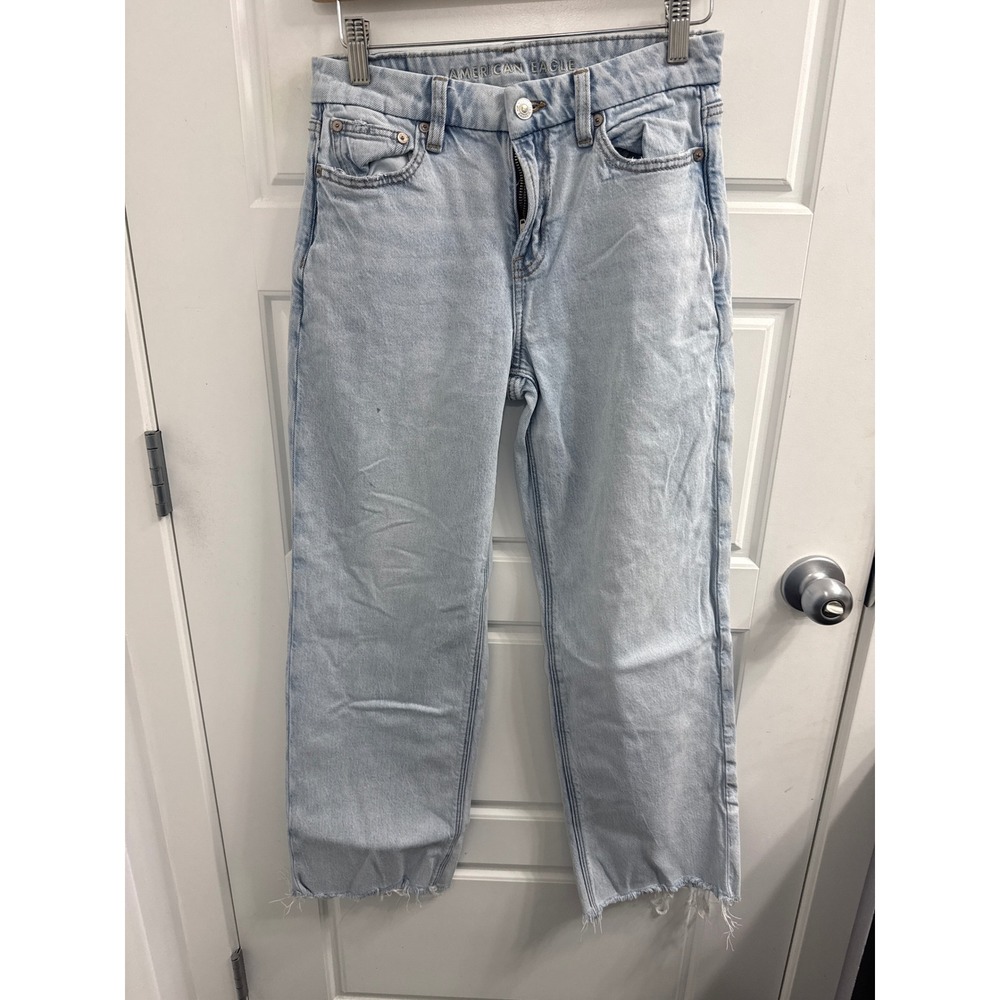 American Eagle Light Wash Straight Leg Raw Hem Jeans Women Size 0 Regular